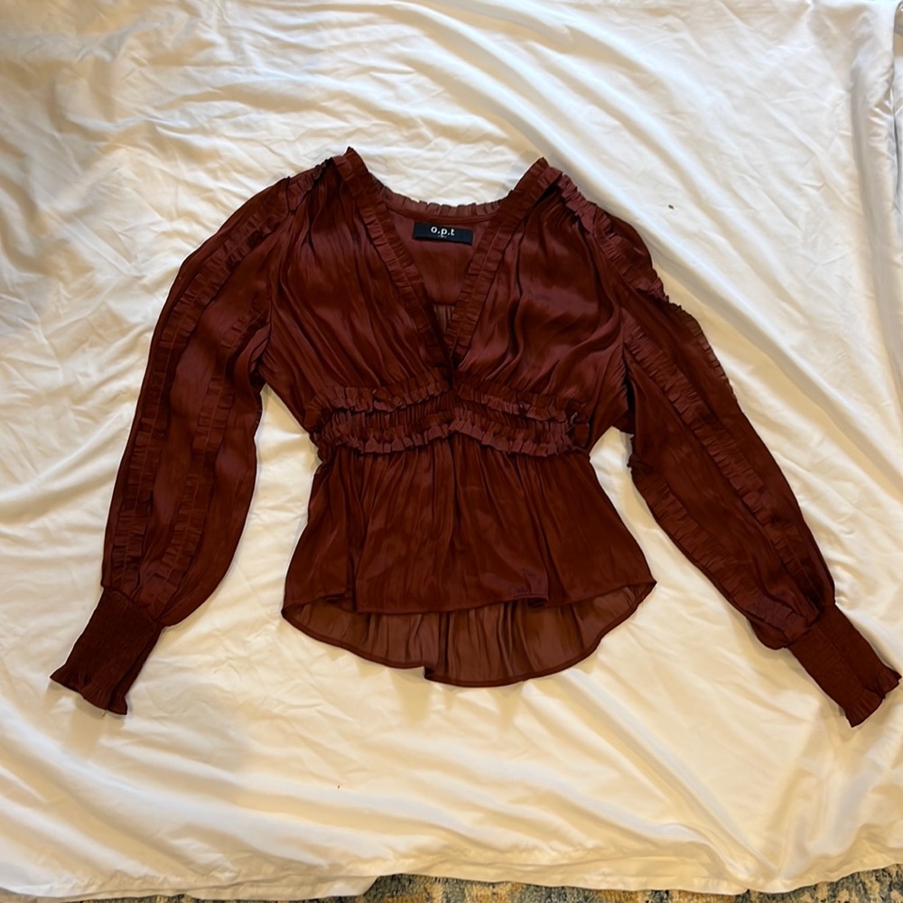 Medium sized brown flow long sleeved top!